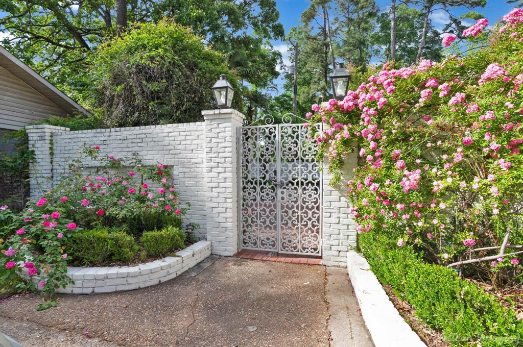 Shreveport, Louisiana, 71106, United States, 5 Bedrooms Bedrooms, ,3 BathroomsBathrooms,Residential,For Sale,1804605