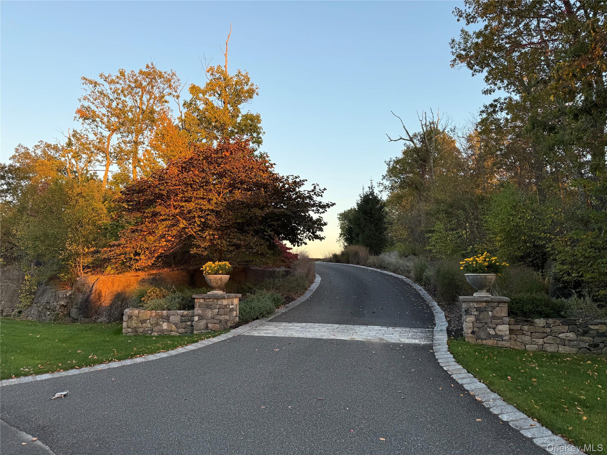 Call Listing Agent, Connecticut, 06812, United States, 5 Bedrooms Bedrooms, ,6 BathroomsBathrooms,Residential,For Sale,1991031