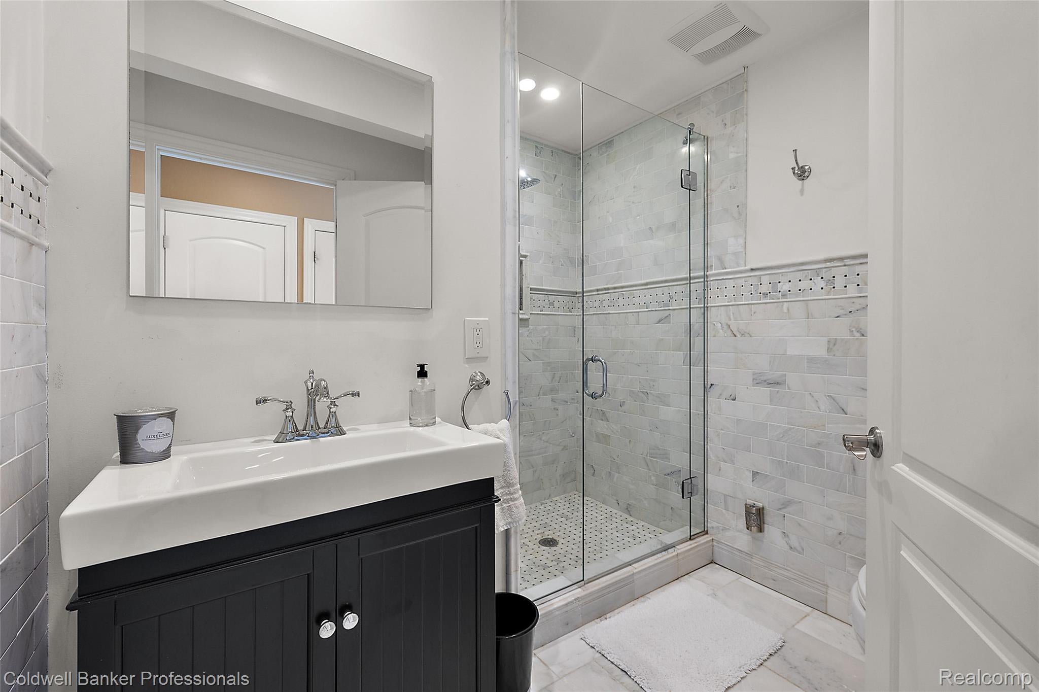 Lapeer, Michigan, 48446, United States, 3 Bedrooms Bedrooms, ,3 BathroomsBathrooms,Residential,For Sale,1907638