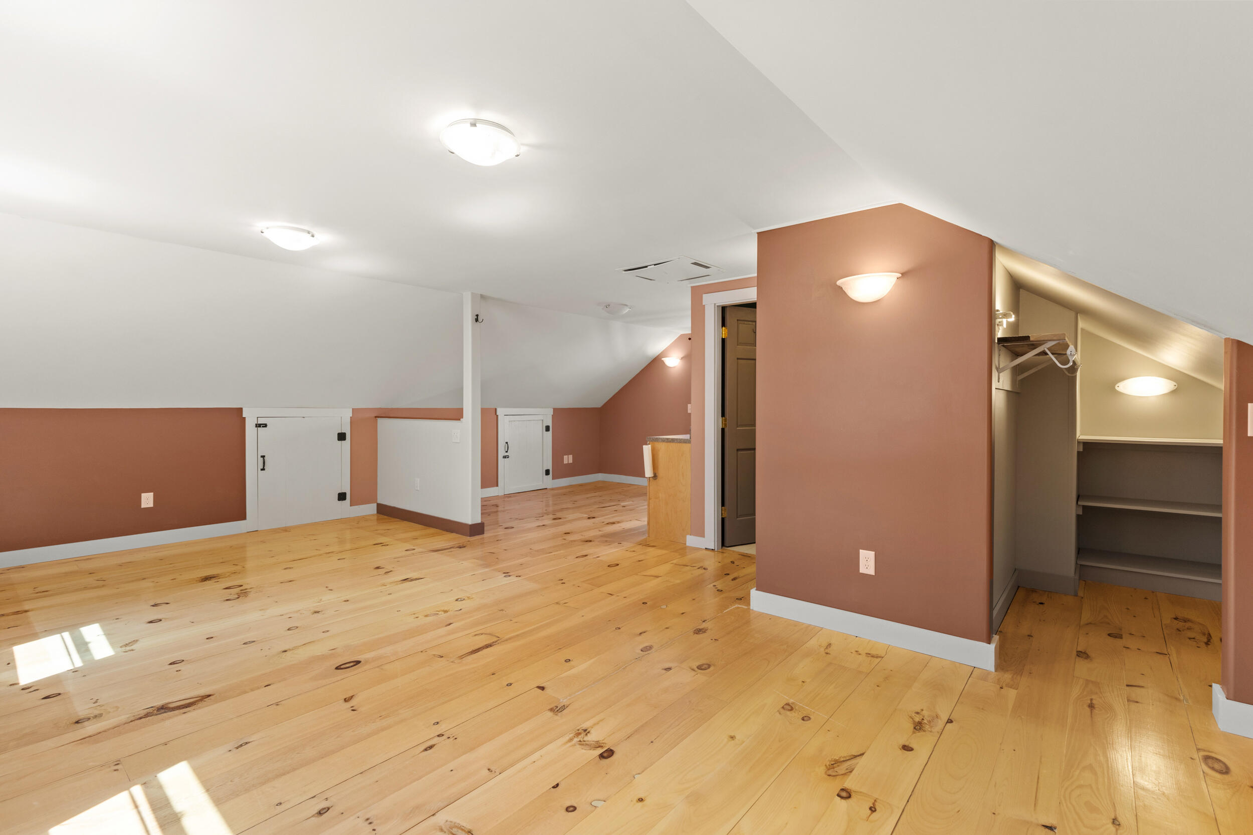 Windham, Maine, 04062, United States, 3 Bedrooms Bedrooms, ,4 BathroomsBathrooms,Residential,For Sale,1937682