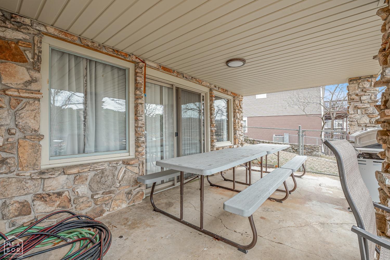 Cherokee Village, Arkansas, 72529, United States, 6 Bedrooms Bedrooms, ,3 BathroomsBathrooms,Residential,For Sale,1983477