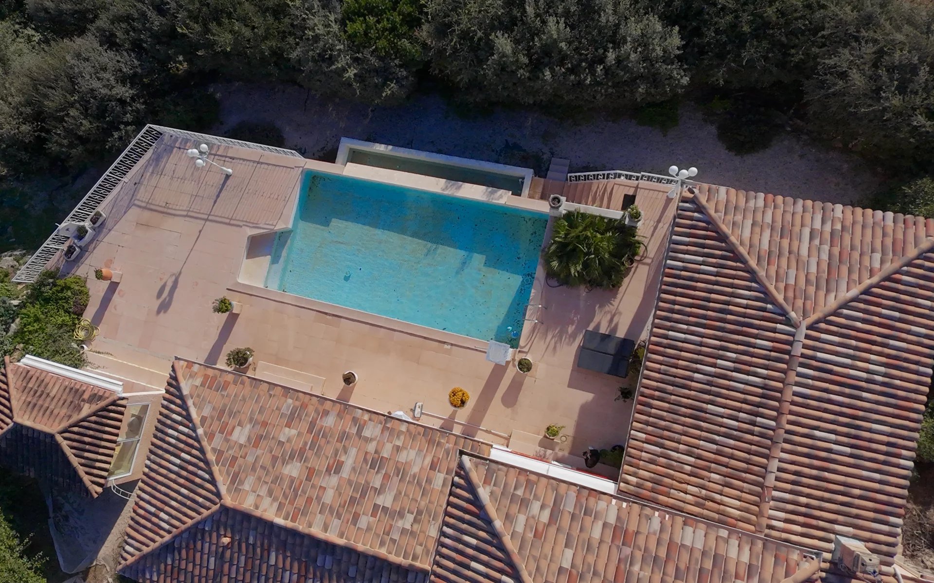 Garéoult, Provence-Alpes-Côte d?Azur, 83136, FR, 3 Bedrooms Bedrooms, ,2 BathroomsBathrooms,Residential,For Sale,1673180