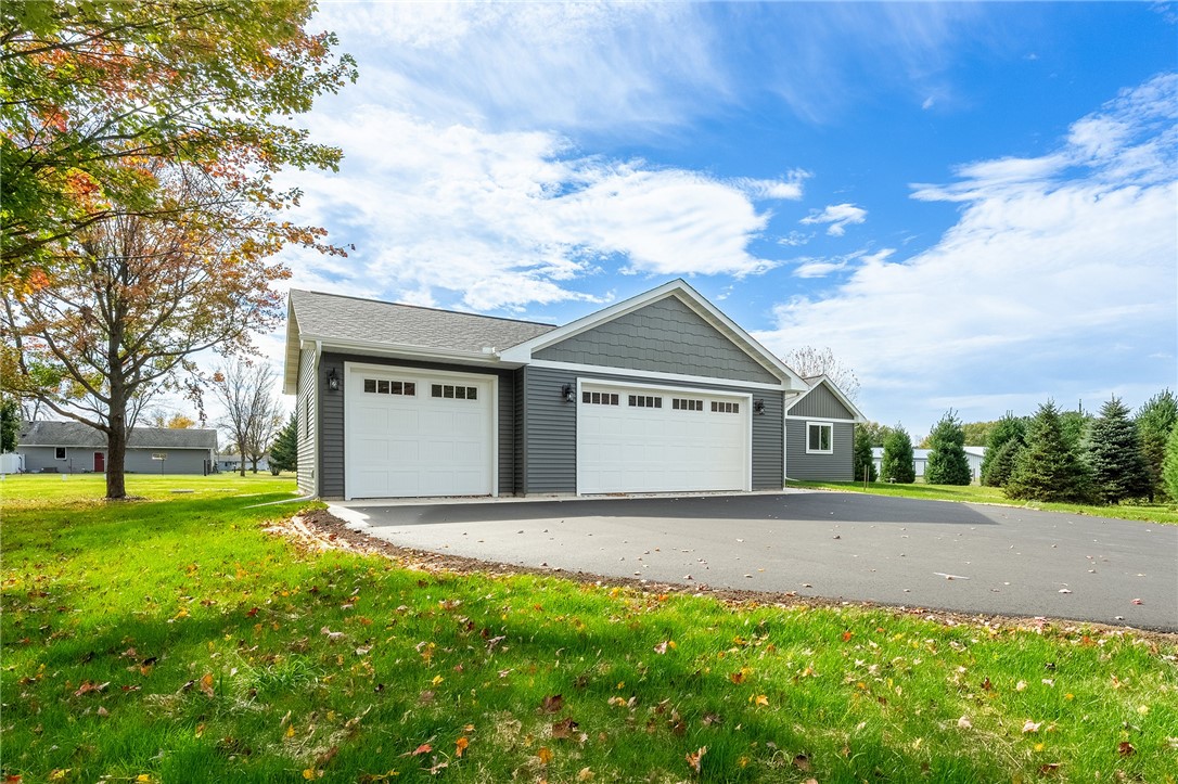 Chippewa Falls, Wisconsin, 54729, United States, 3 Bedrooms Bedrooms, ,2 BathroomsBathrooms,Residential,For Sale,1998199
