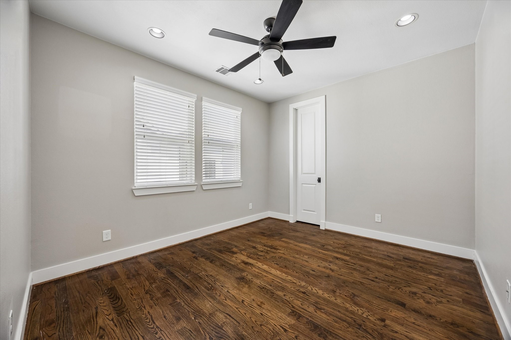  912 Yale Street B - 物件實景
