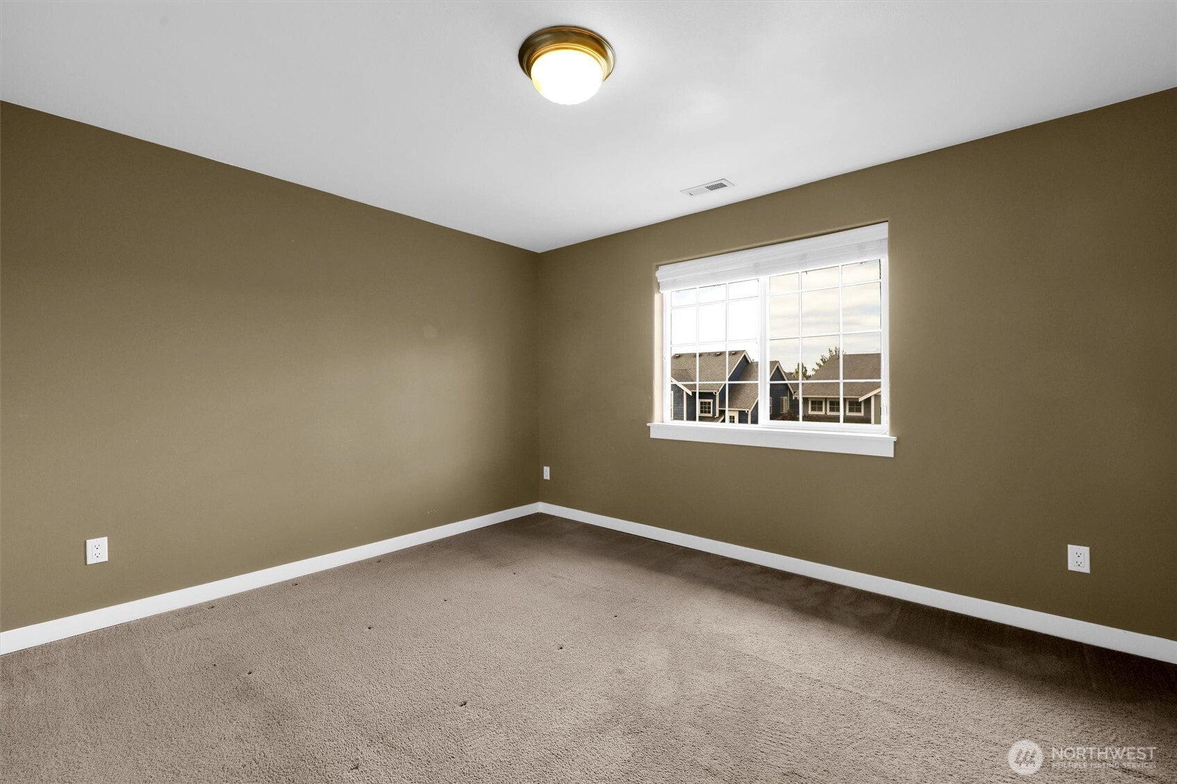 Puyallup, Washington, 98375, United States, 4 Bedrooms Bedrooms, ,3 BathroomsBathrooms,Residential,For Sale,1983972