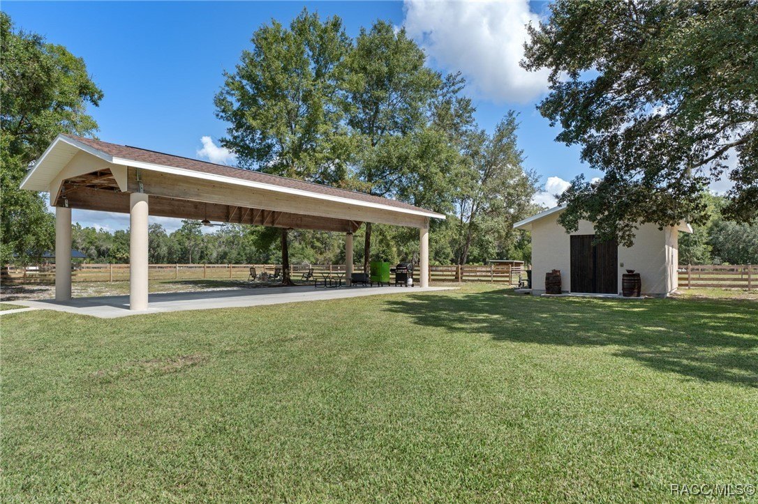 Crystal River, Florida, 34428, United States, 4 Bedrooms Bedrooms, ,4 BathroomsBathrooms,Residential,For Sale,1983688