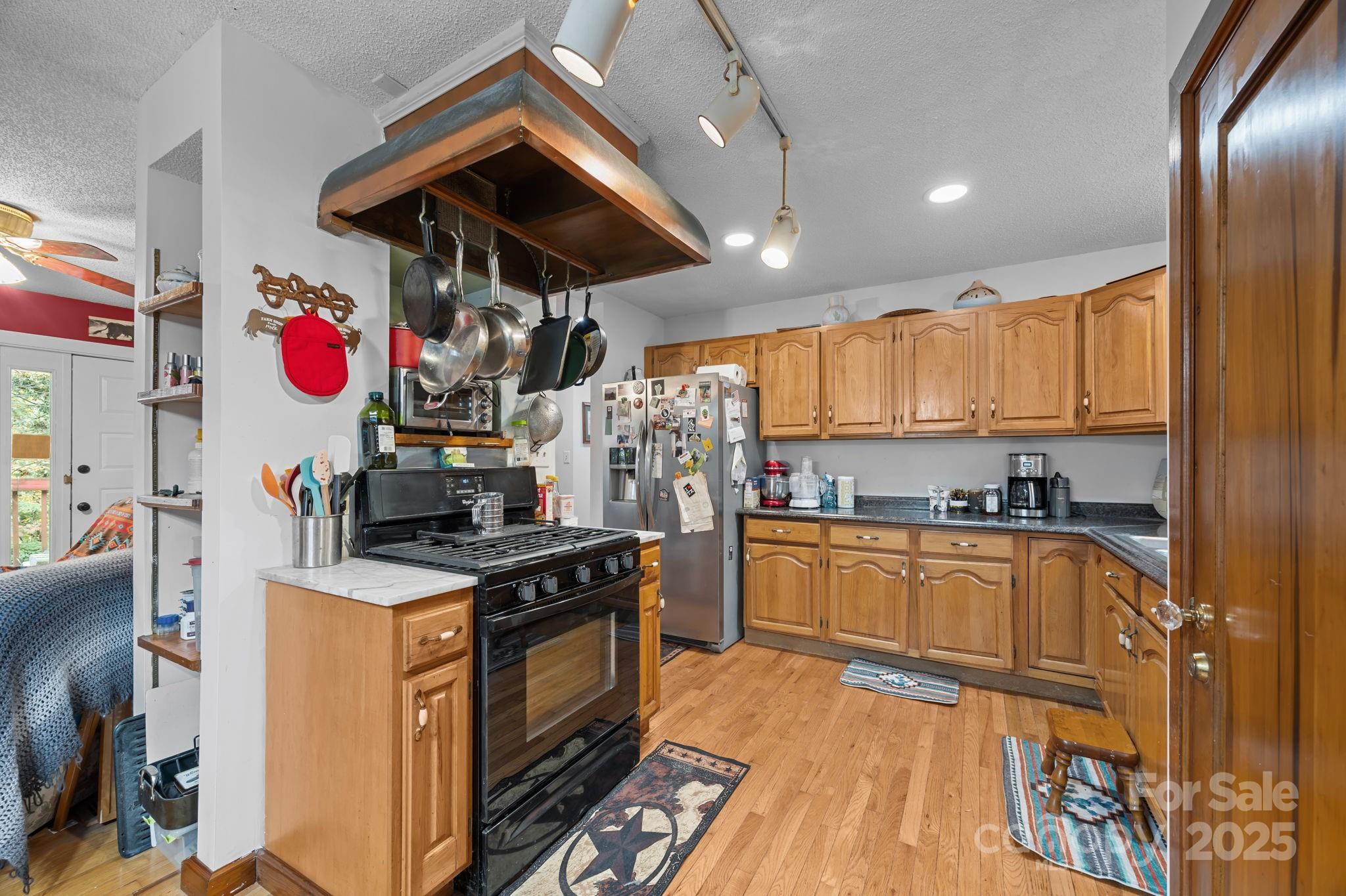 Leicester, North Carolina, 28748, United States, 3 Bedrooms Bedrooms, ,2 BathroomsBathrooms,Residential,For Sale,1991233