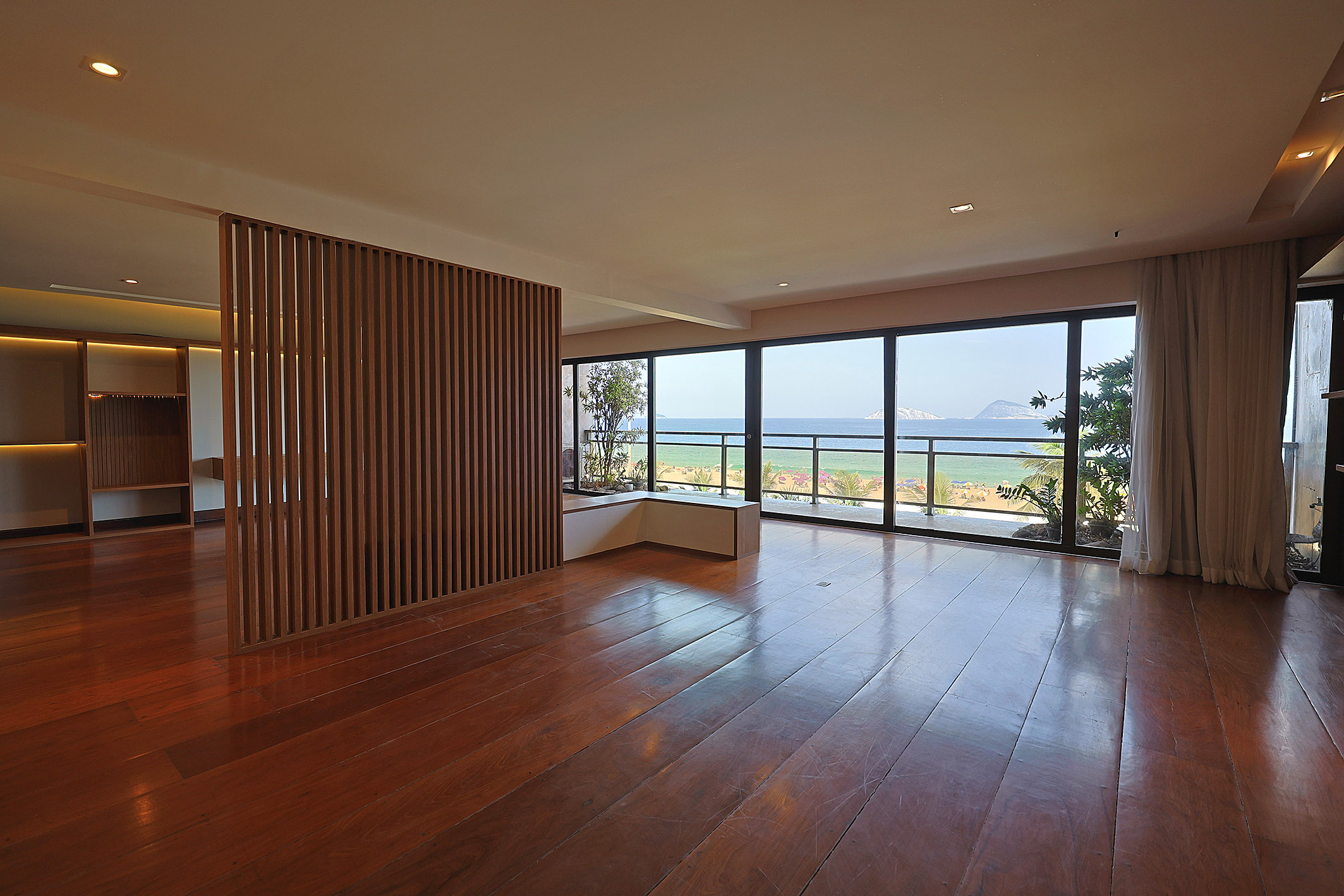  Apartment with direct ocean views in a building with amenities - 物件實景