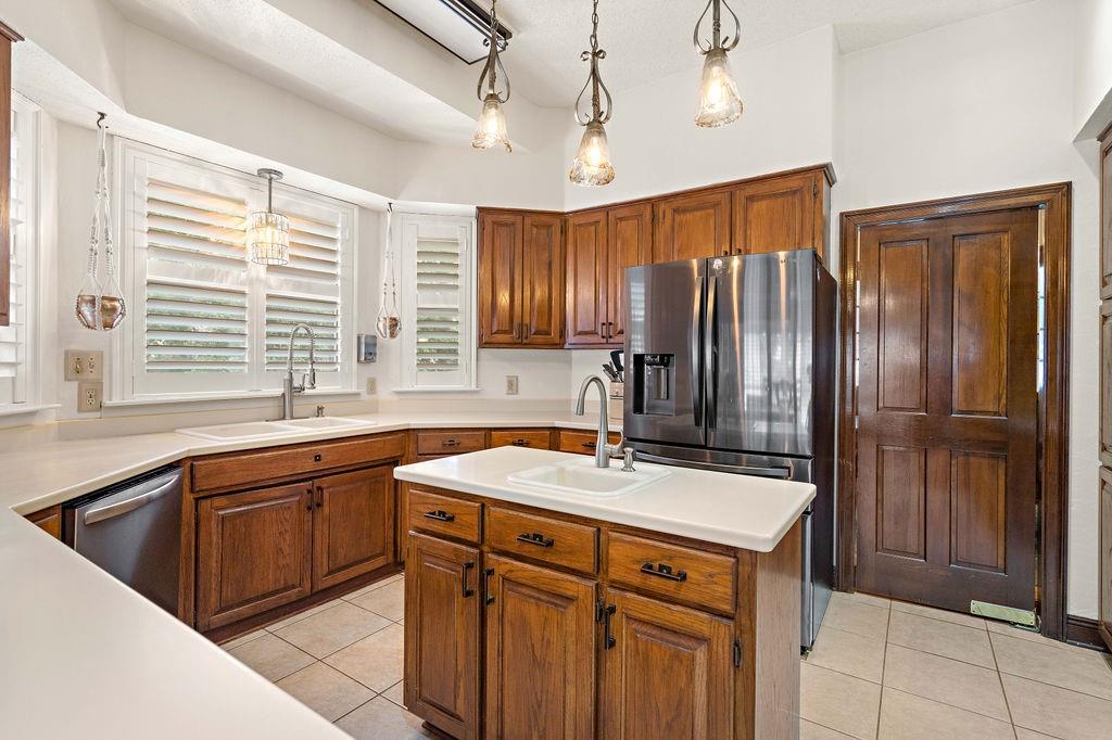 Mandeville, Louisiana, 70471, United States, 4 Bedrooms Bedrooms, ,5 BathroomsBathrooms,Residential,For Sale,1828156