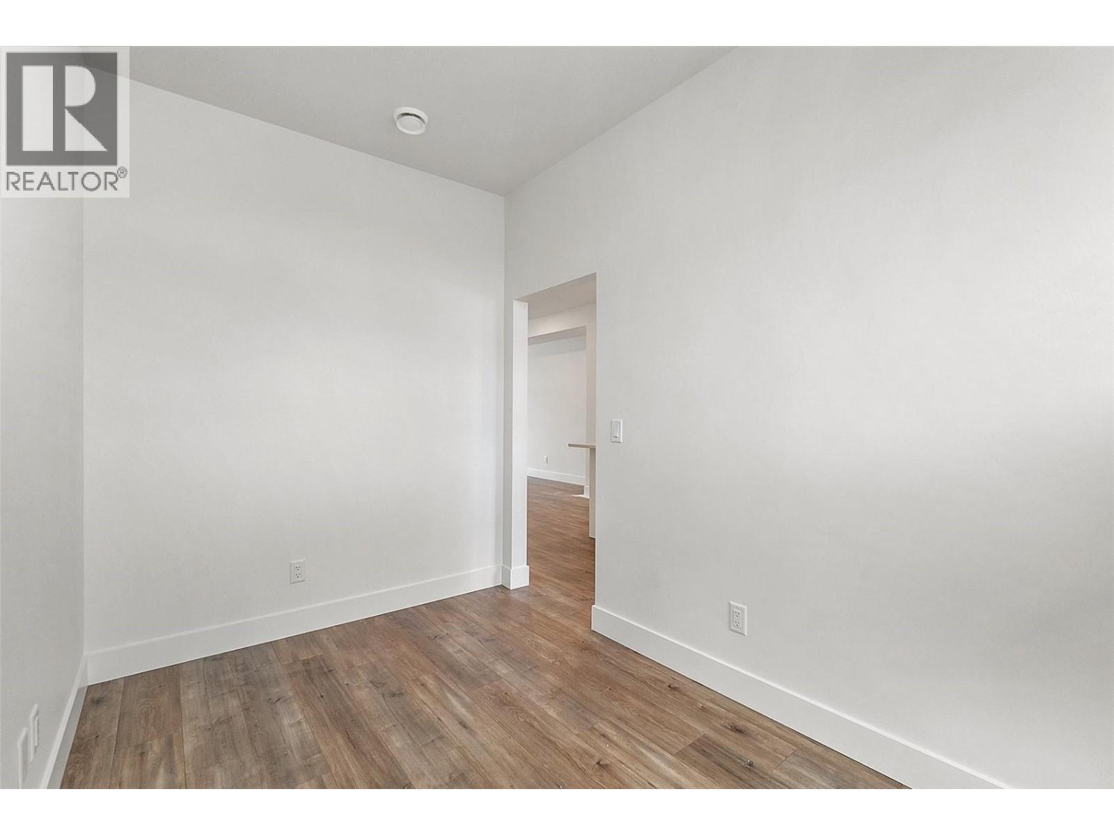 KELOWNA, British Columbia, V1V 2E6, CA, 4 Bedrooms Bedrooms, ,3 BathroomsBathrooms,Residential,For Sale,1960761