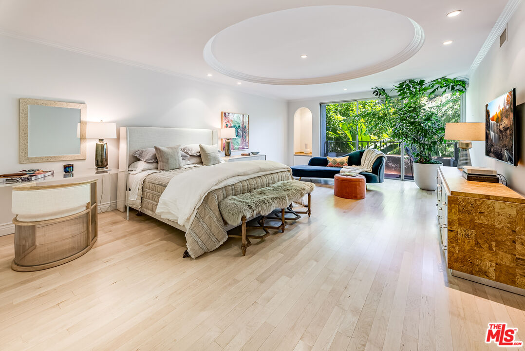 339 N Palm Dr #202, Beverly Hills, California, 90210, United States, 2 Bedrooms Bedrooms, ,3 BathroomsBathrooms,Residential,For Sale,339 N Palm Dr #202,1557468