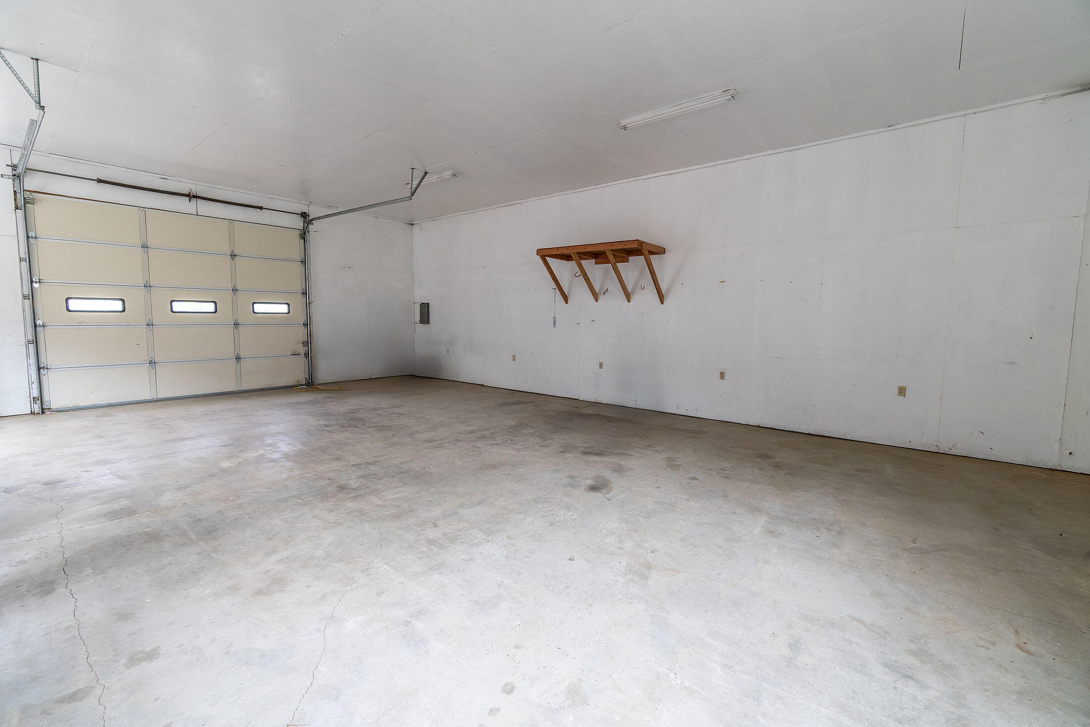 Mitchell, Oregon, 97750, United States, 3 Bedrooms Bedrooms, ,2 BathroomsBathrooms,Residential,For Sale,1965527