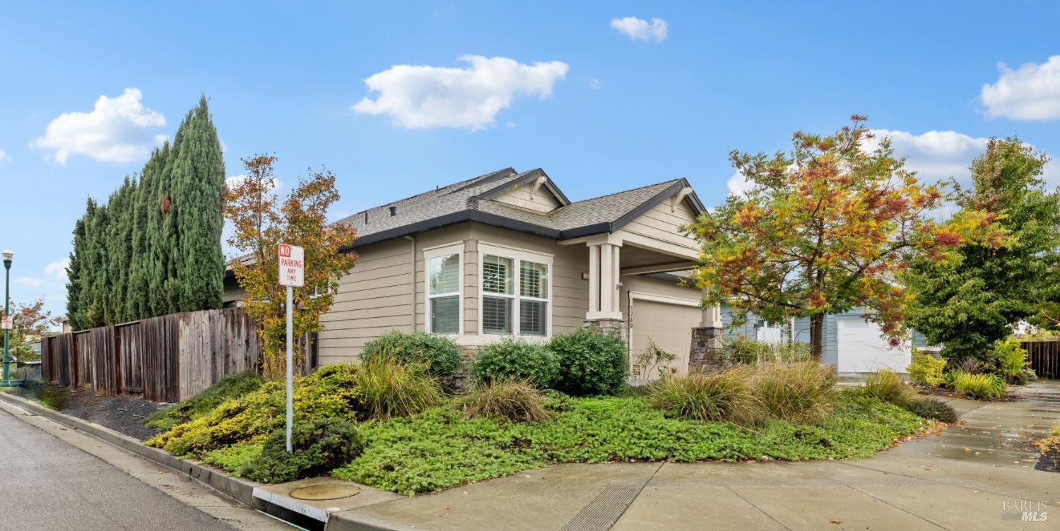 Santa Rosa, California, 95407, United States, 3 Bedrooms Bedrooms, ,2 BathroomsBathrooms,Residential,For Sale,1988541