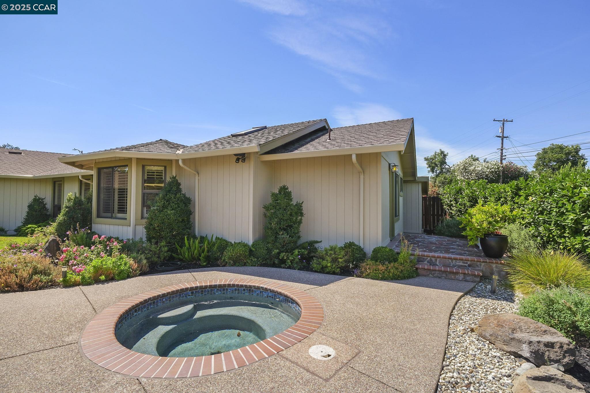 Walnut Creek, California, 94598, United States, 3 Bedrooms Bedrooms, ,3 BathroomsBathrooms,Residential,For Sale,1940979