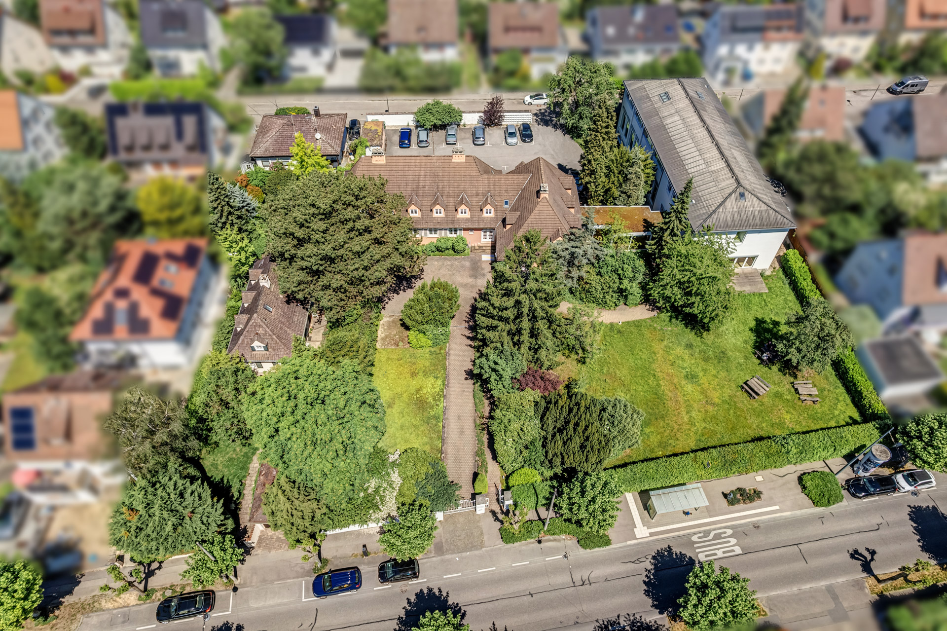  Unique ensemble of buildings with parkland in a prime location - 物件實景