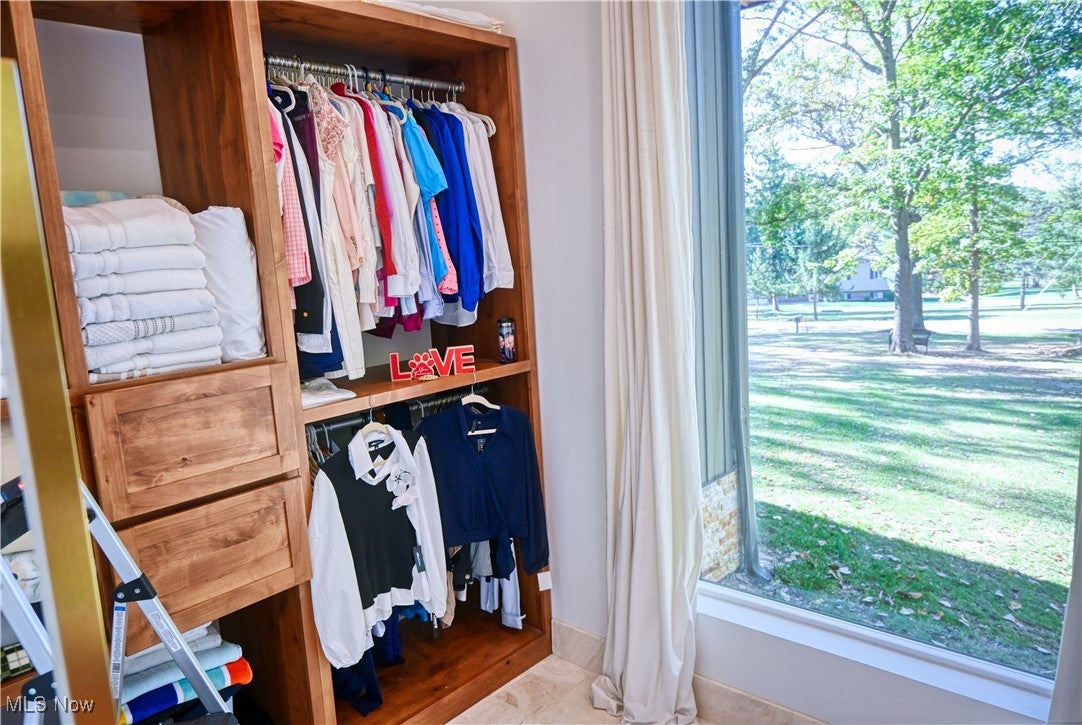 Medina, Ohio, 44256, United States, 5 Bedrooms Bedrooms, ,5 BathroomsBathrooms,Residential,For Sale,1976379