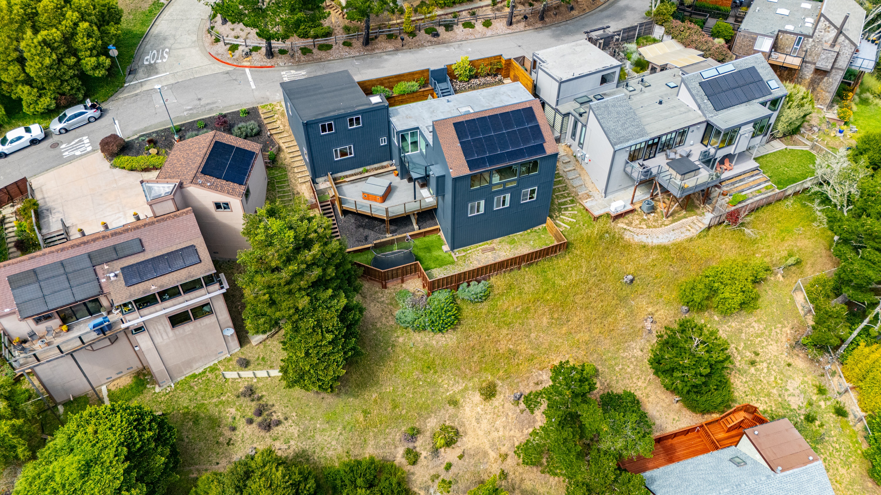  Contempary Hillside Living - 物件實景