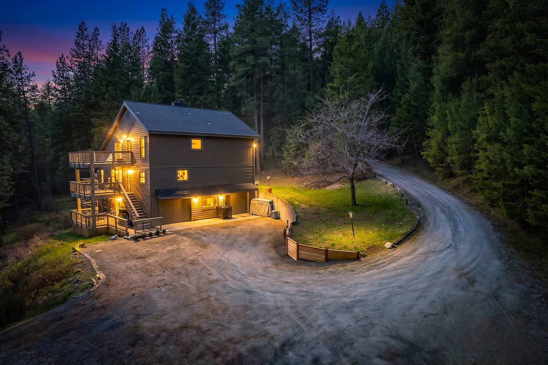  Cougar Estate Acreage - 物件實景