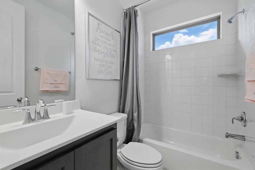 Argyle, Texas, 76226, United States, 4 Bedrooms Bedrooms, ,4 BathroomsBathrooms,Residential,For Sale,1976109