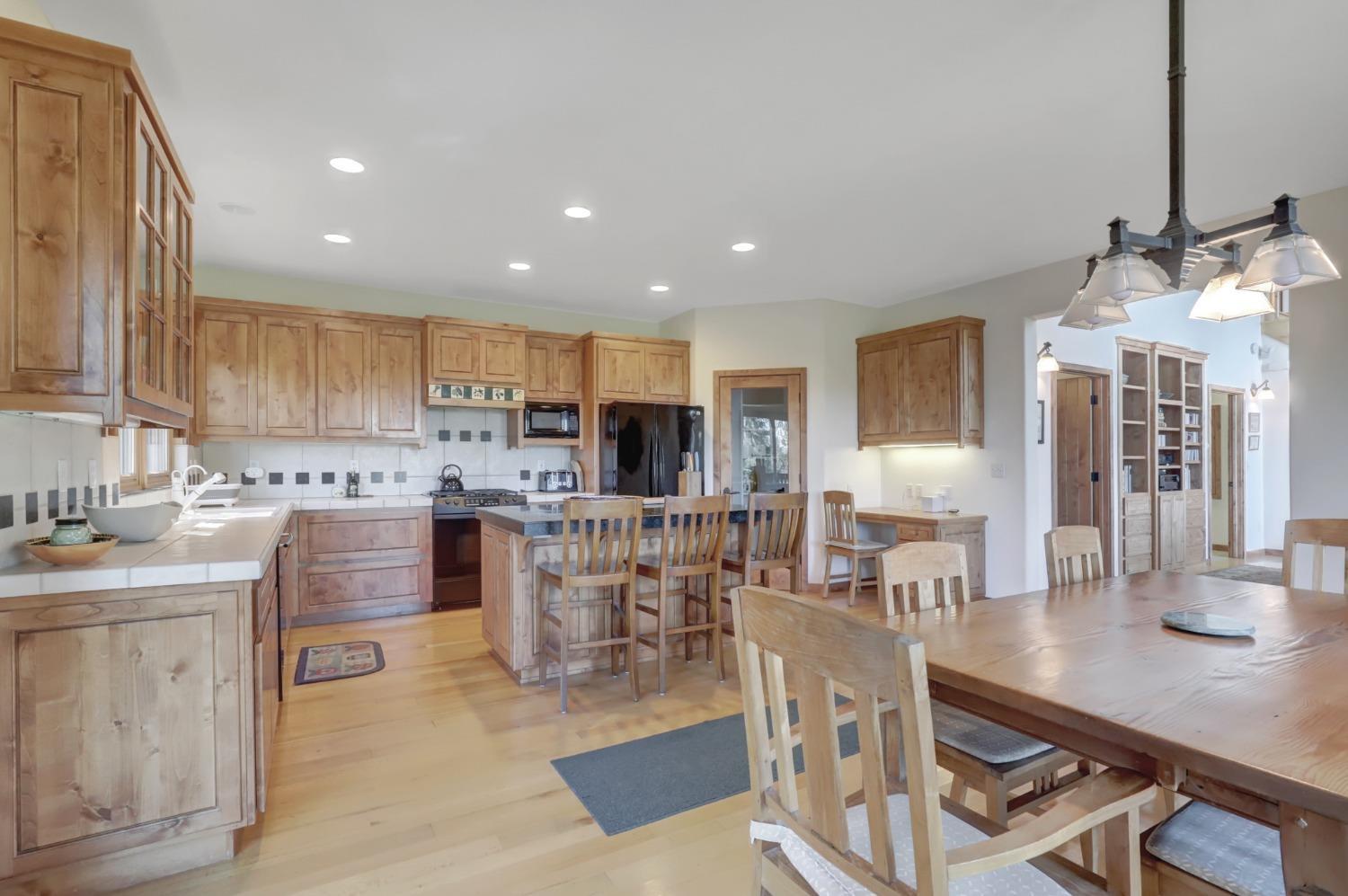 Nevada City, California, 95959, United States, 3 Bedrooms Bedrooms, ,3 BathroomsBathrooms,Residential,For Sale,1937028