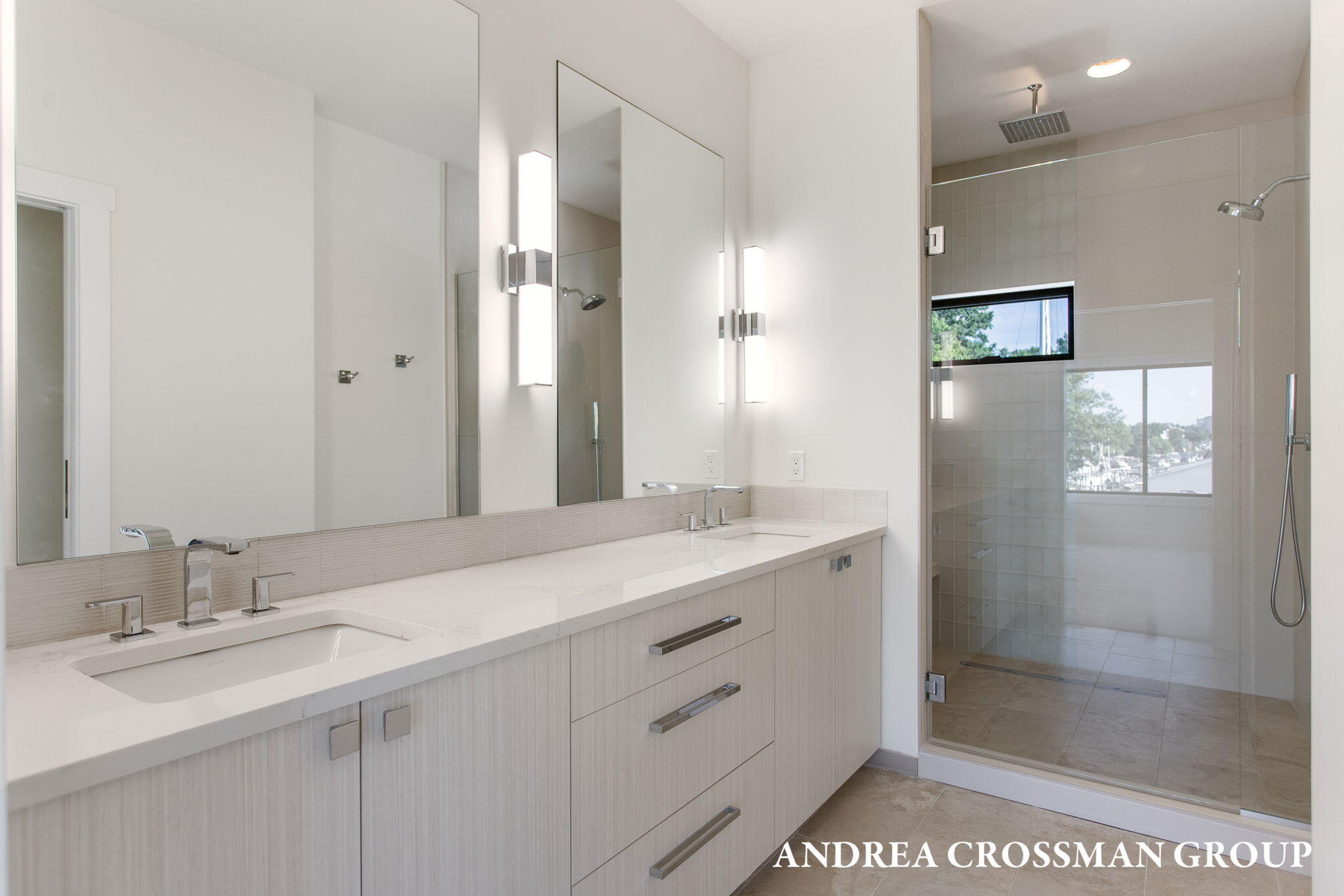 South Haven, Michigan, 49090, United States, 3 Bedrooms Bedrooms, ,3 BathroomsBathrooms,Residential,For Sale,1987512