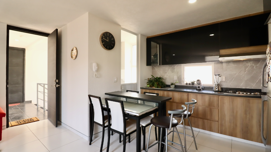 Morelia, Michoacán de Ocampo, 58350, Mexico, 2 Bedrooms Bedrooms, ,2 BathroomsBathrooms,Residential,For Sale,1994379