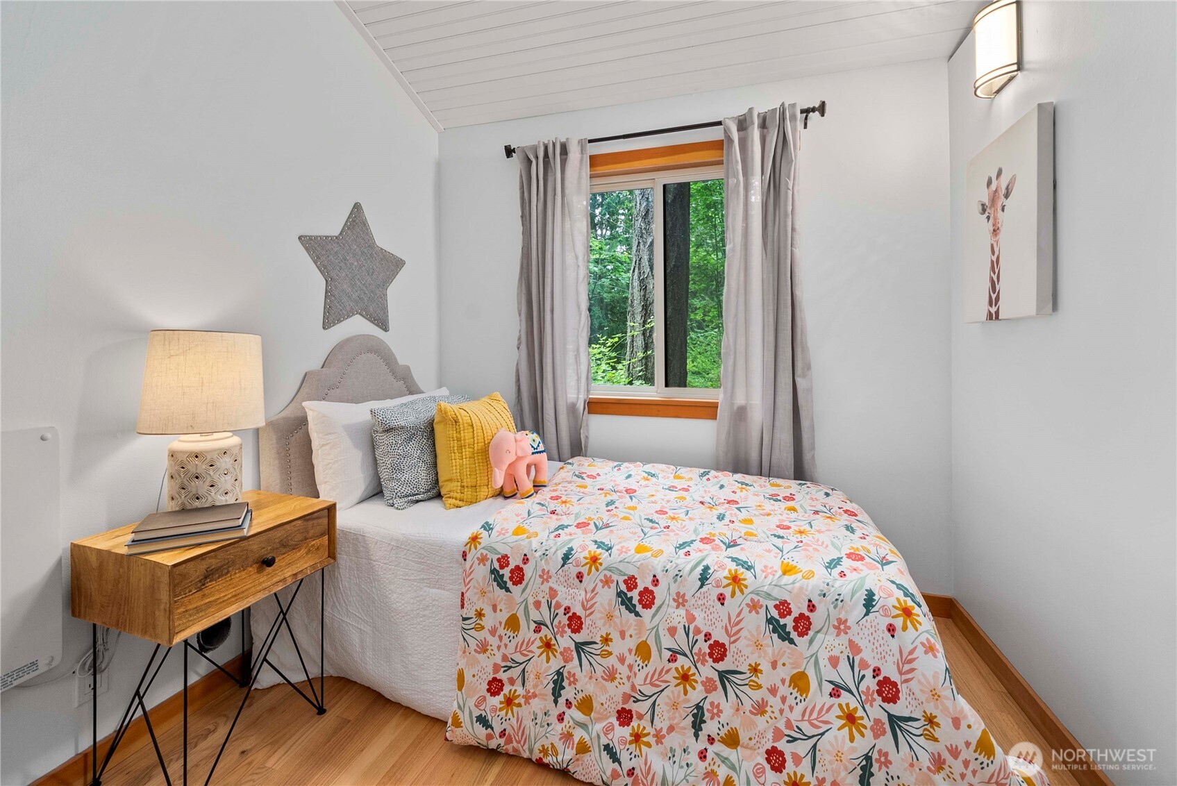 Bainbridge Island, Washington, 98110, United States, 3 Bedrooms Bedrooms, ,1 BathroomBathrooms,Residential,For Sale,1890682
