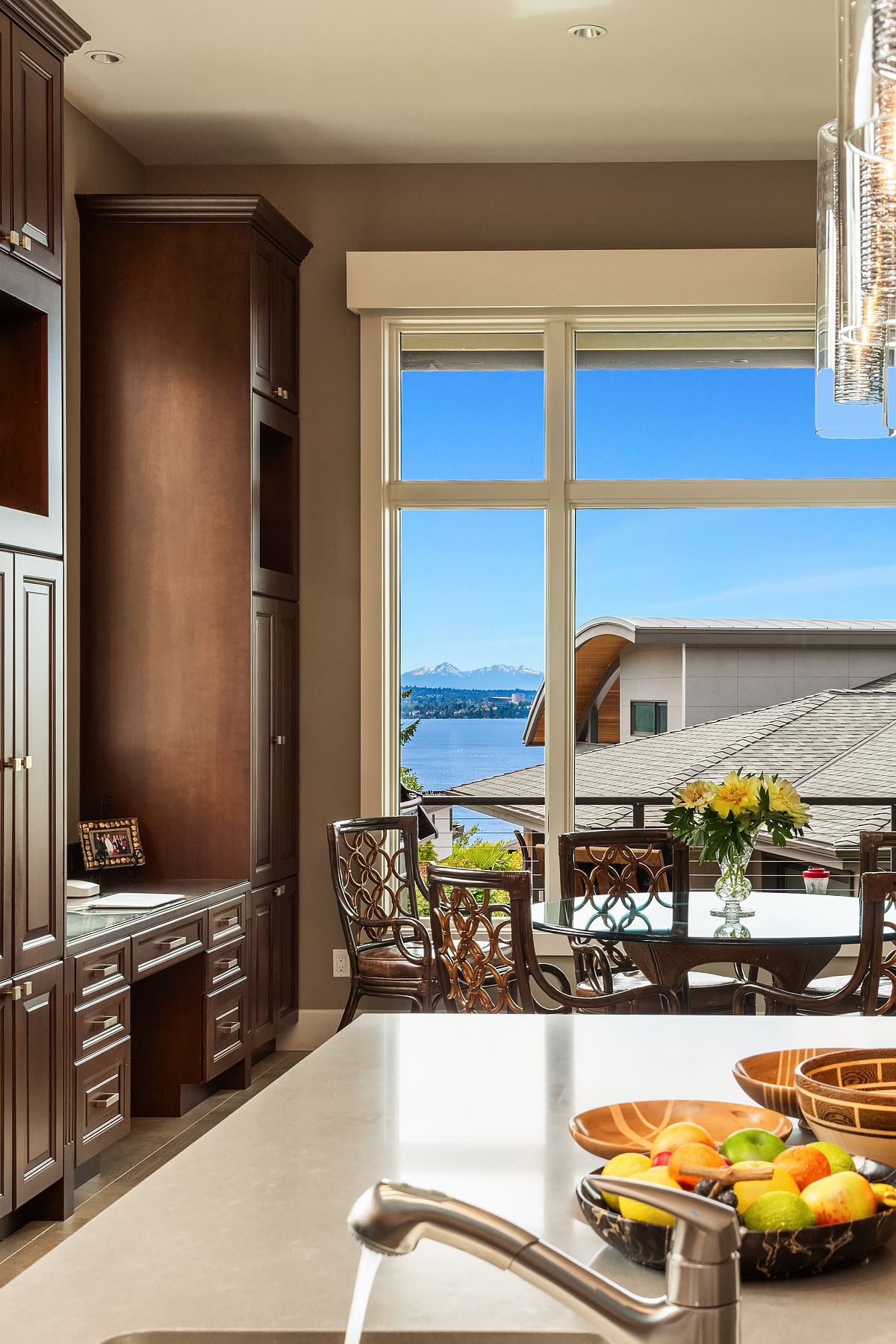 10410 NE 58th St, Kirkland, WA 98033 - 物件實景