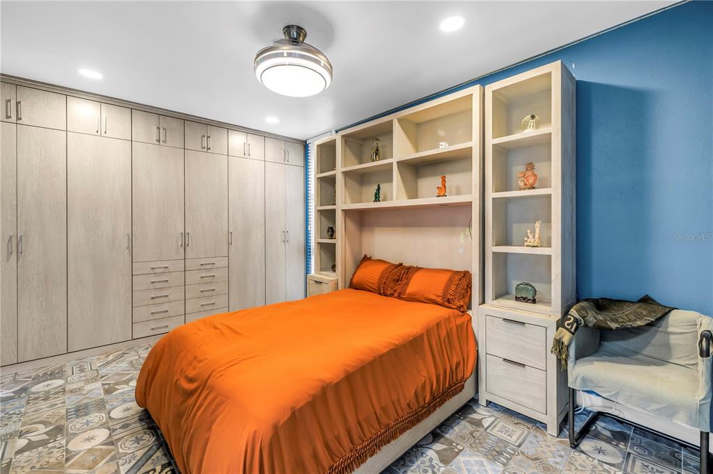 St Petersburg, Florida, 33704, United States, 4 Bedrooms Bedrooms, ,4 BathroomsBathrooms,Residential,For Sale,1991901