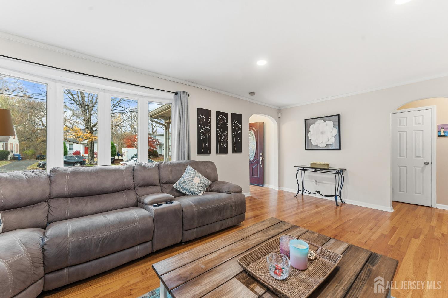 Dunellen, New Jersey, 08812, United States, 3 Bedrooms Bedrooms, ,2 BathroomsBathrooms,Residential,For Sale,1991582