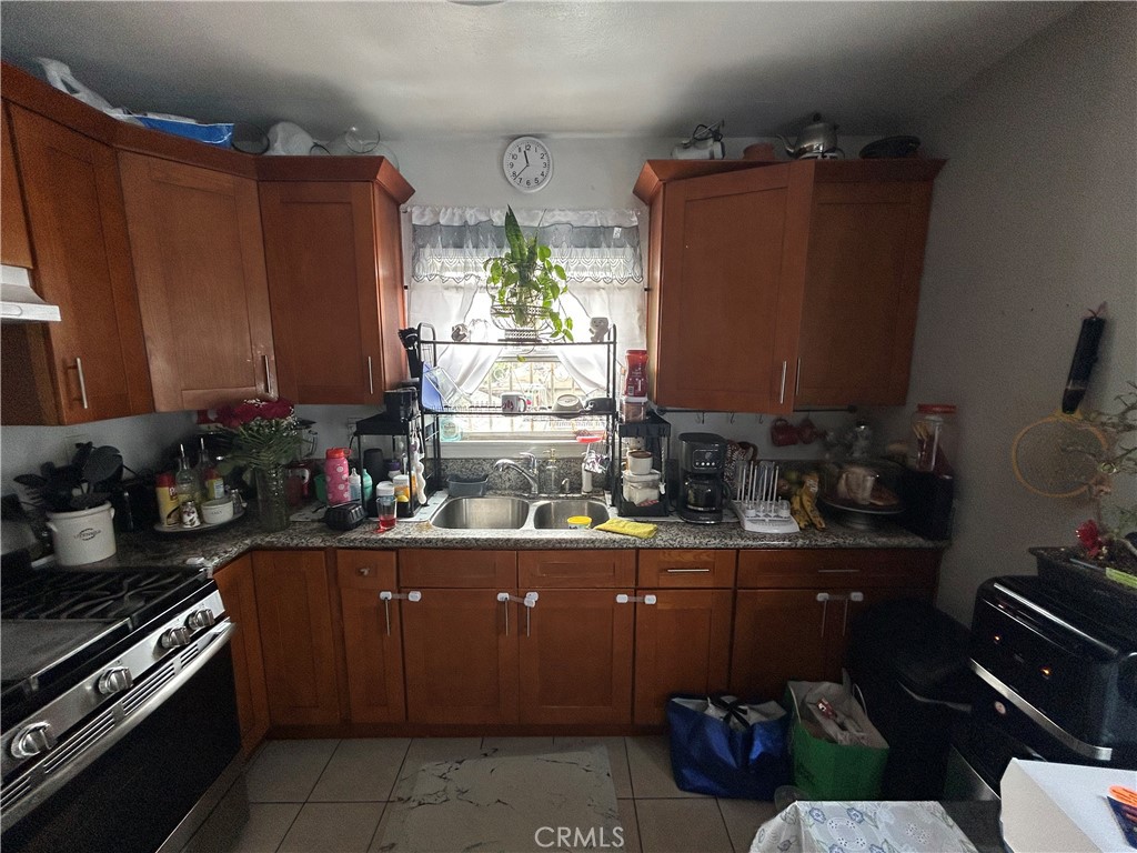 Los Angeles, California, 90011, United States, ,Residential,For Sale,1943623
