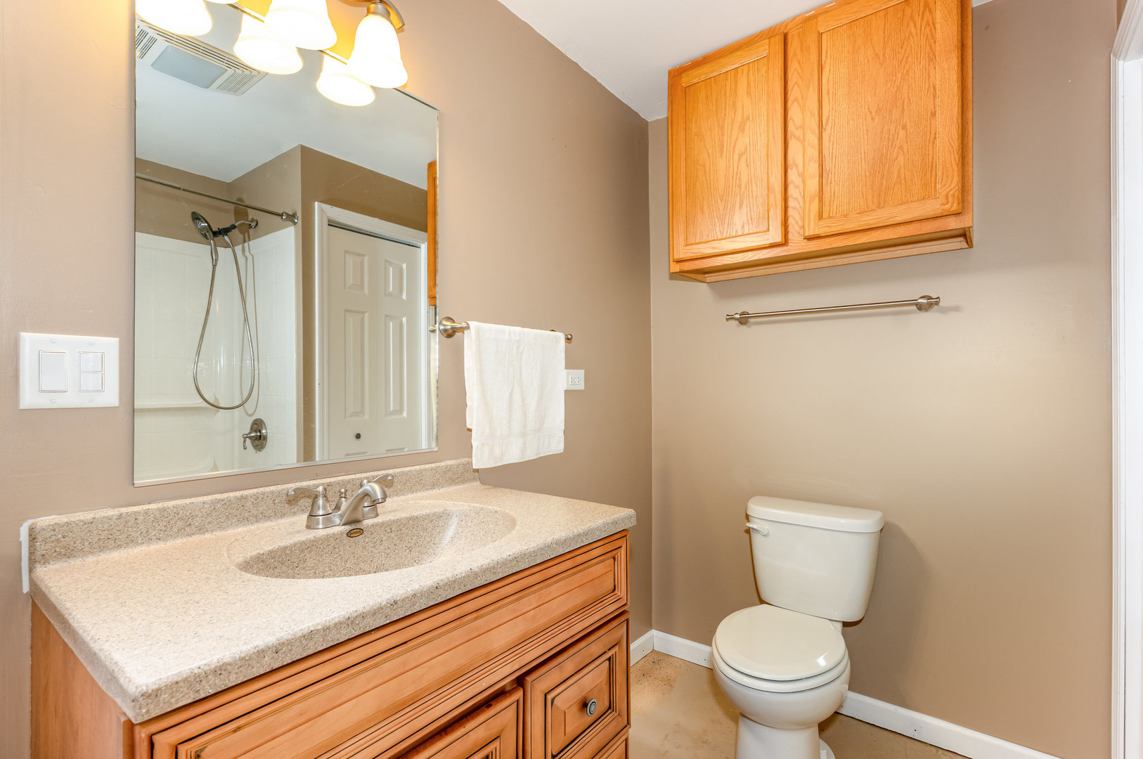 Shorewood, Illinois, 60404, United States, 3 Bedrooms Bedrooms, ,3 BathroomsBathrooms,Residential,For Sale,1937616