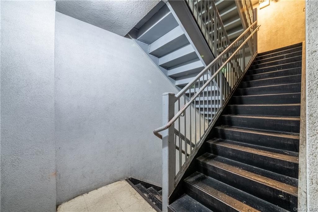 Bronx, New York, 10461, United States, 9 Bedrooms Bedrooms, ,Residential,For Sale,1977043