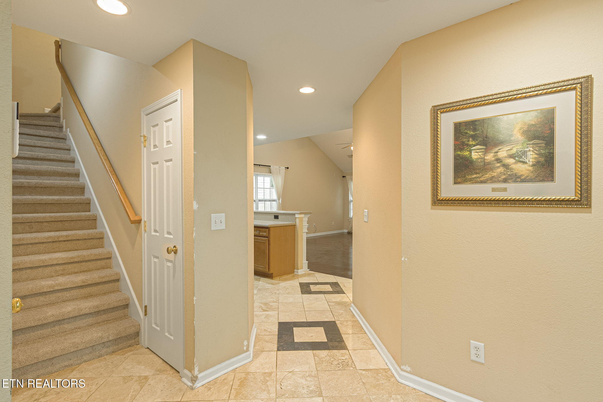 Knoxville, Tennessee, 37932, United States, 4 Bedrooms Bedrooms, ,4 BathroomsBathrooms,Residential,For Sale,1975701