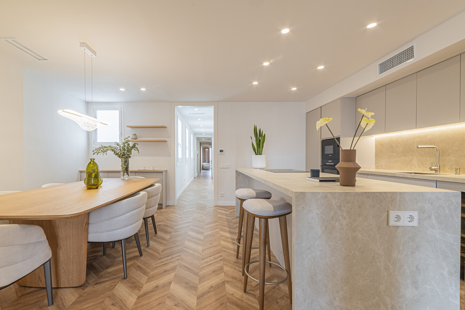  Exclusive brand new property in Girona pedestrian street in Quadrat d