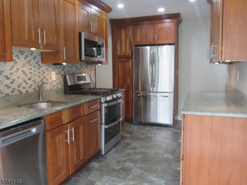 Wayne Twp., New Jersey, 07470, United States, 4 Bedrooms Bedrooms, ,2 BathroomsBathrooms,Residential,For Sale,1938524