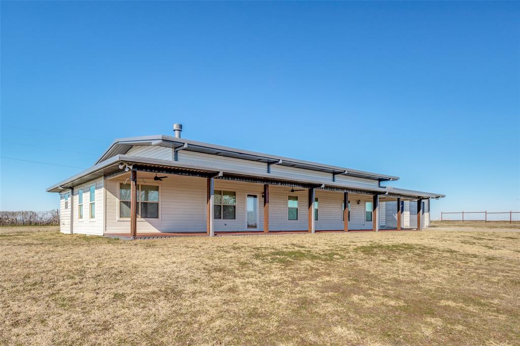 Bonham, Texas, 75418, United States, 3 Bedrooms Bedrooms, ,2 BathroomsBathrooms,Residential,For Sale,1691474