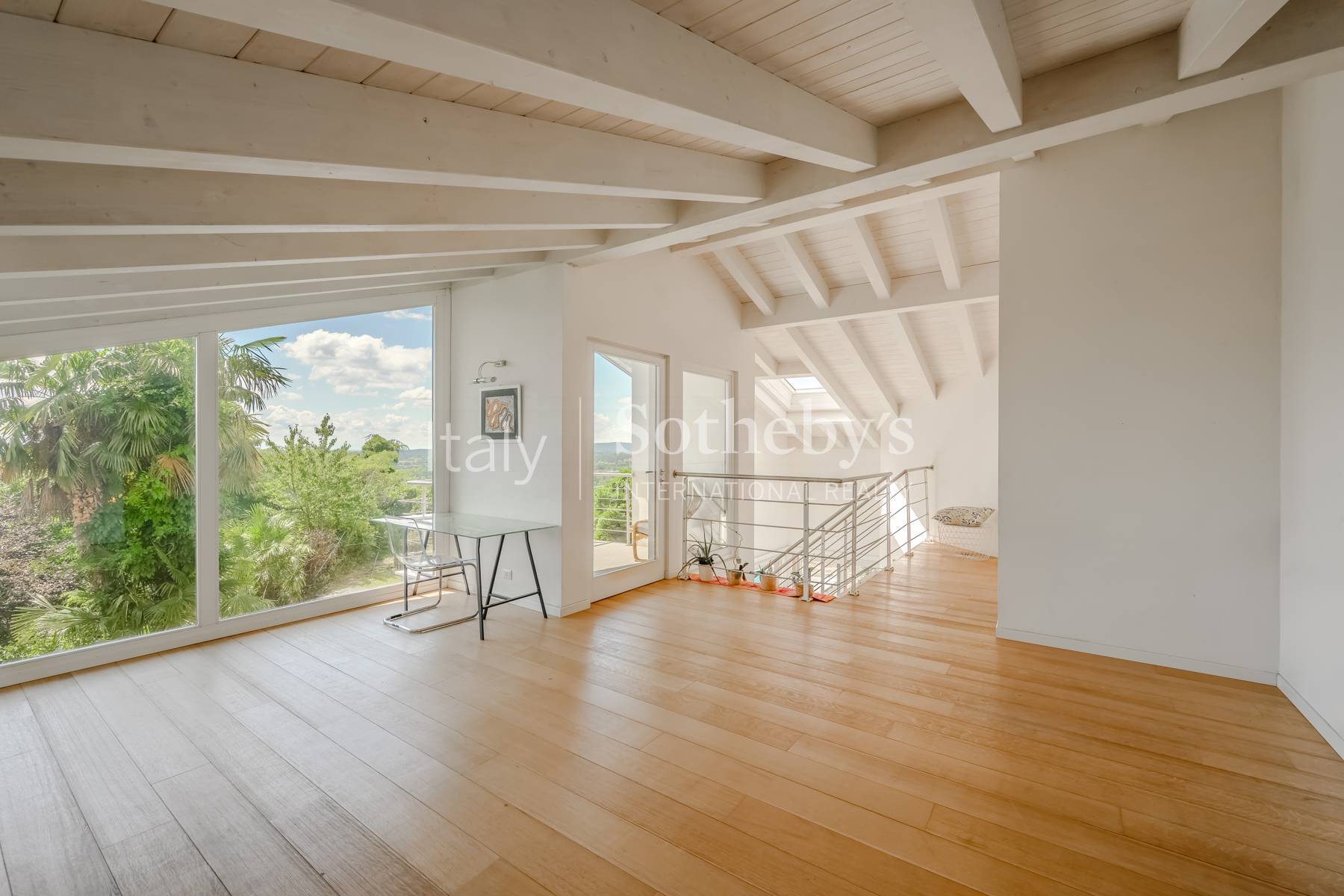  Contemporary villa with swimming pool and private park - 物件實景