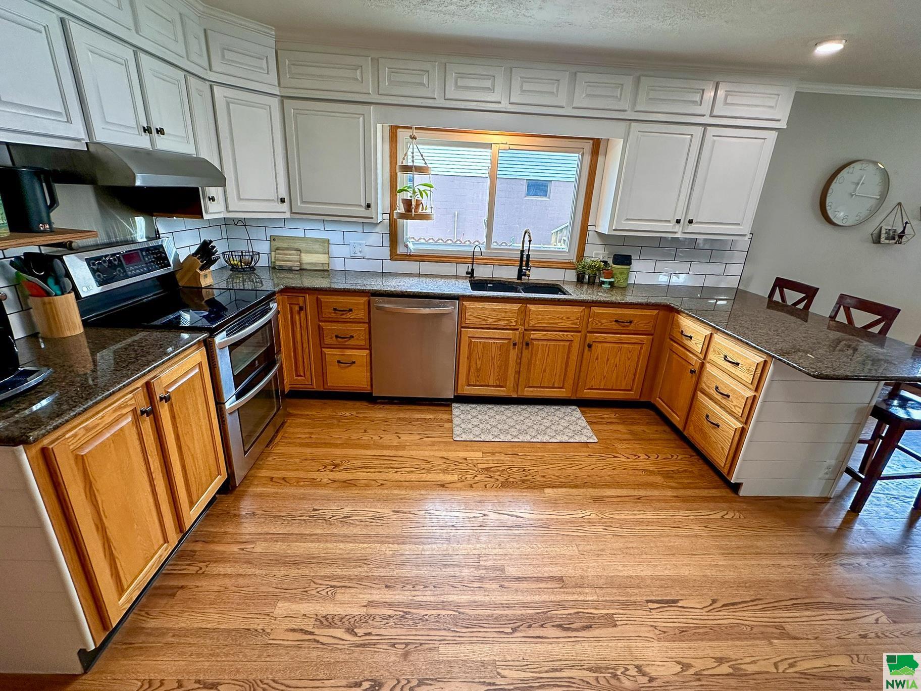 McCook Lake, South Dakota, 57049, United States, 5 Bedrooms Bedrooms, ,3 BathroomsBathrooms,Residential,For Sale,1980281