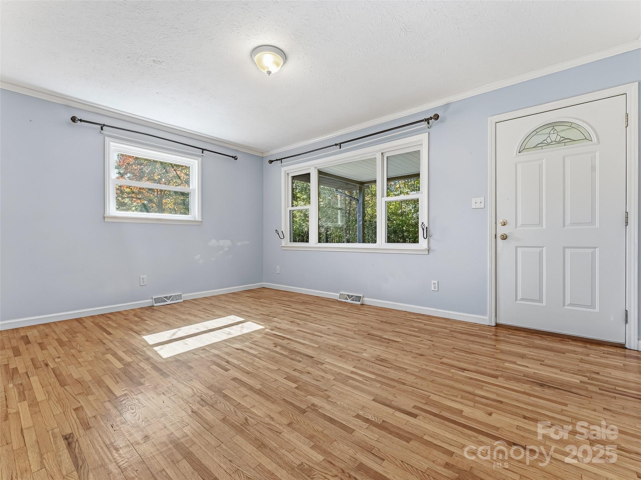 Candler, North Carolina, 28715, United States, 4 Bedrooms Bedrooms, ,3 BathroomsBathrooms,Residential,For Sale,1983385