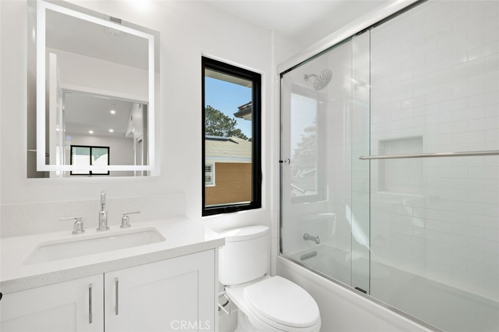 Dana Point, California, 92624, United States, 5 Bedrooms Bedrooms, ,4 BathroomsBathrooms,Residential,For Sale,1991837