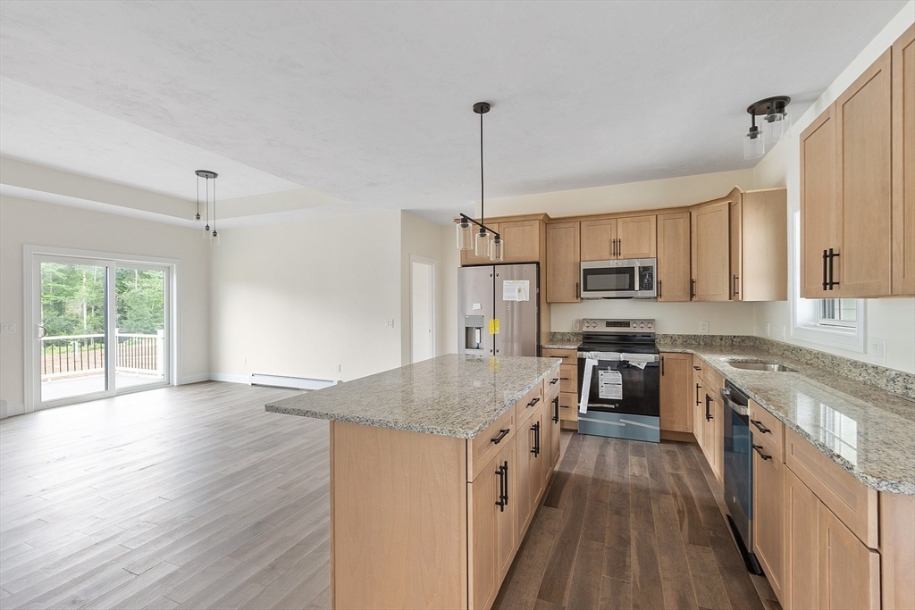 Phillipston, Massachusetts, 01331, United States, 3 Bedrooms Bedrooms, ,2 BathroomsBathrooms,Residential,For Sale,1901312