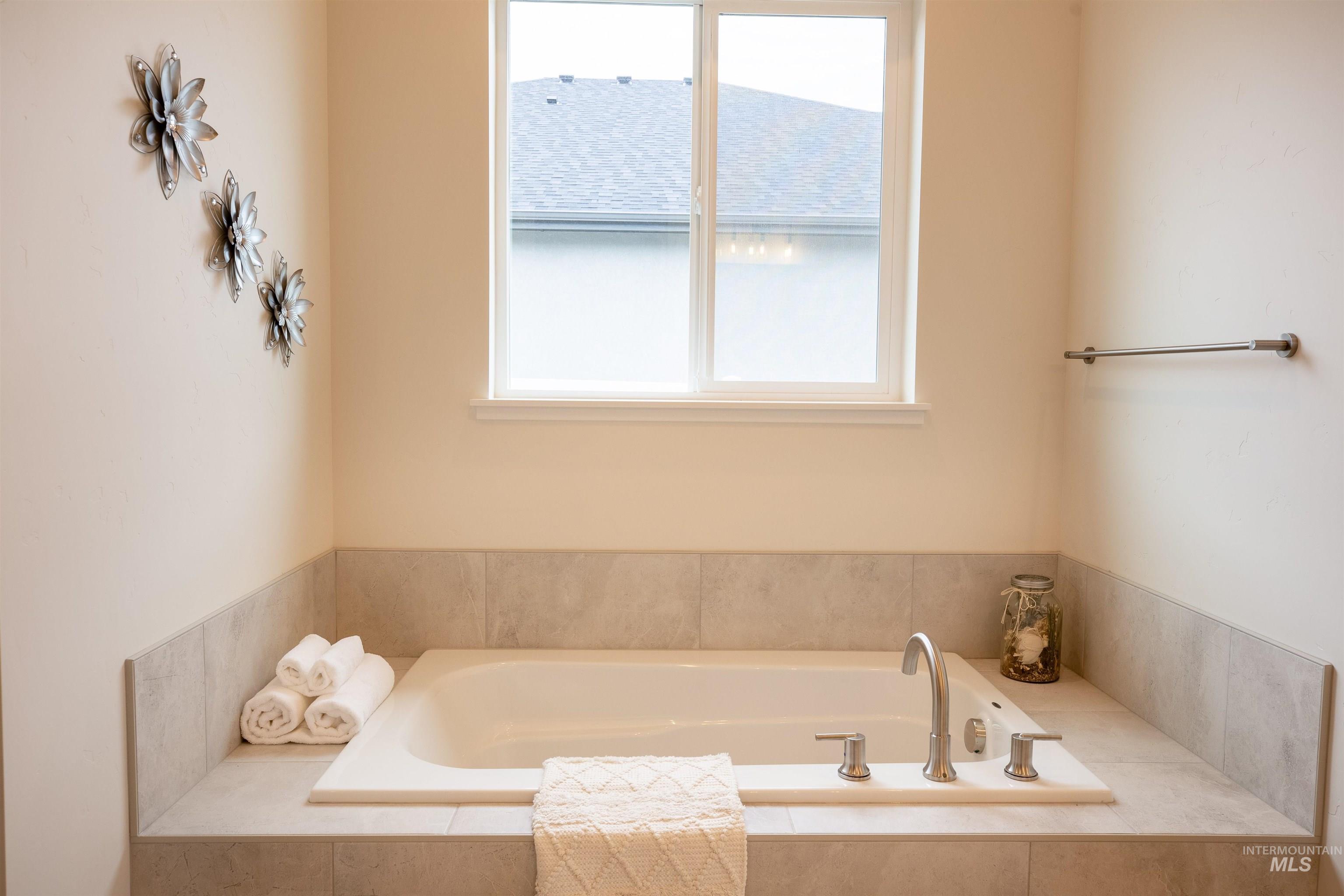 Meridian, Idaho, 83642, United States, 4 Bedrooms Bedrooms, ,3 BathroomsBathrooms,Residential,For Sale,1992156