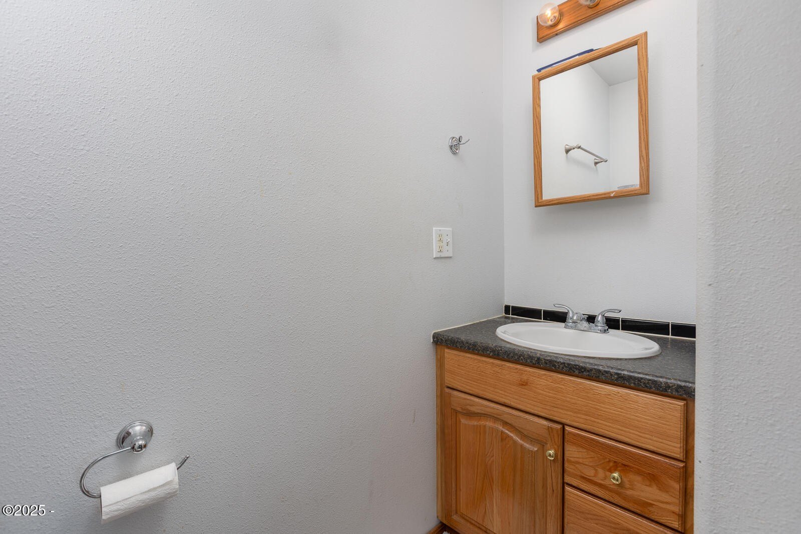 Otis, Oregon, 97368, United States, 2 Bedrooms Bedrooms, ,2 BathroomsBathrooms,Residential,For Sale,1794452