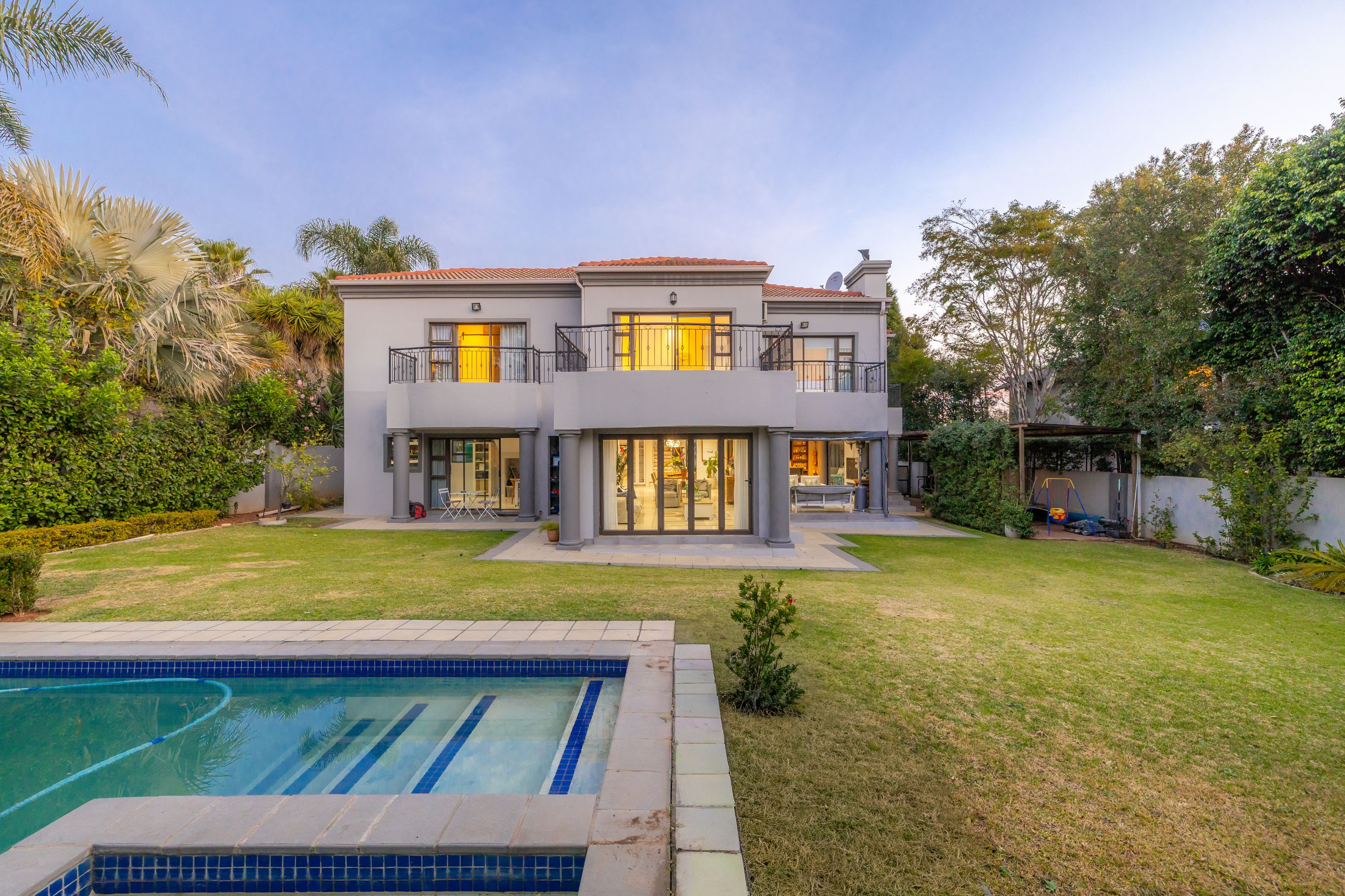  Elegant Family Home in a Secure Golf Estate - 物件實景