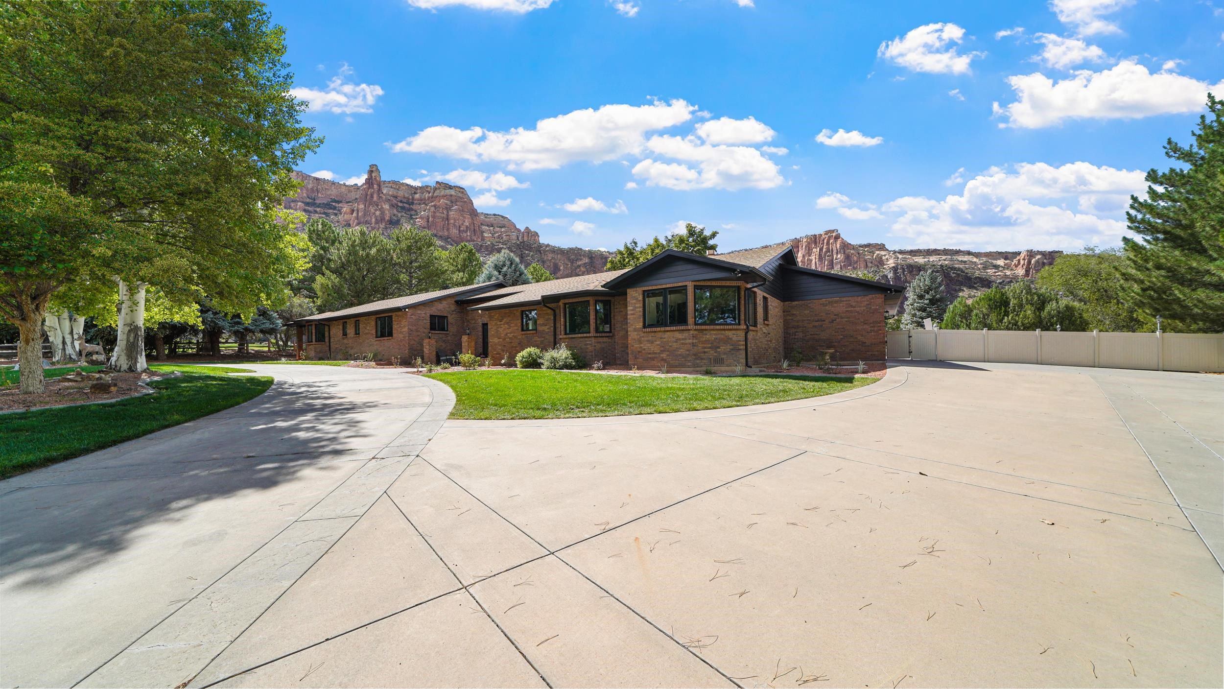 Grand Junction, Colorado, 81507, United States, 4 Bedrooms Bedrooms, ,4 BathroomsBathrooms,Residential,For Sale,1947056
