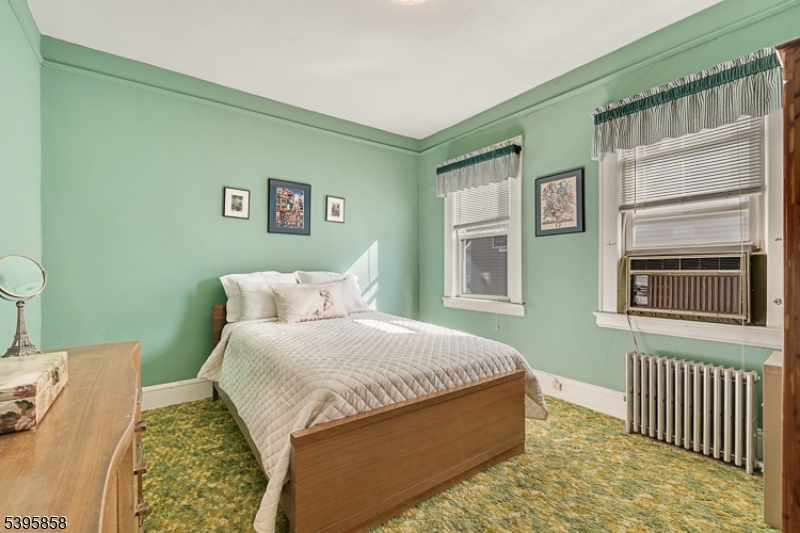 Hillside Twp., New Jersey, 07205, United States, 4 Bedrooms Bedrooms, ,2 BathroomsBathrooms,Residential,For Sale,1989487