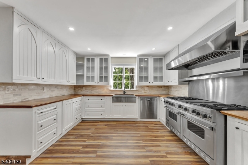 Blairstown Twp., New Jersey, 07825, United States, 4 Bedrooms Bedrooms, ,4 BathroomsBathrooms,Residential,For Sale,1901840