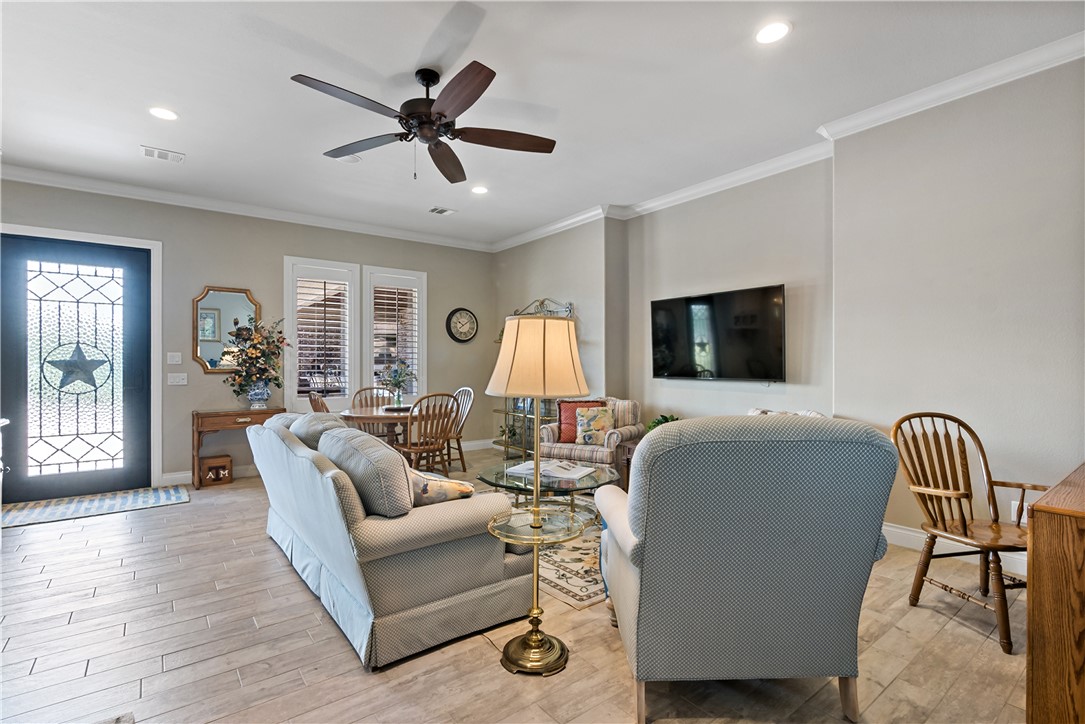 College Station, Texas, 77845, United States, 6 Bedrooms Bedrooms, ,7 BathroomsBathrooms,Residential,For Sale,1794903