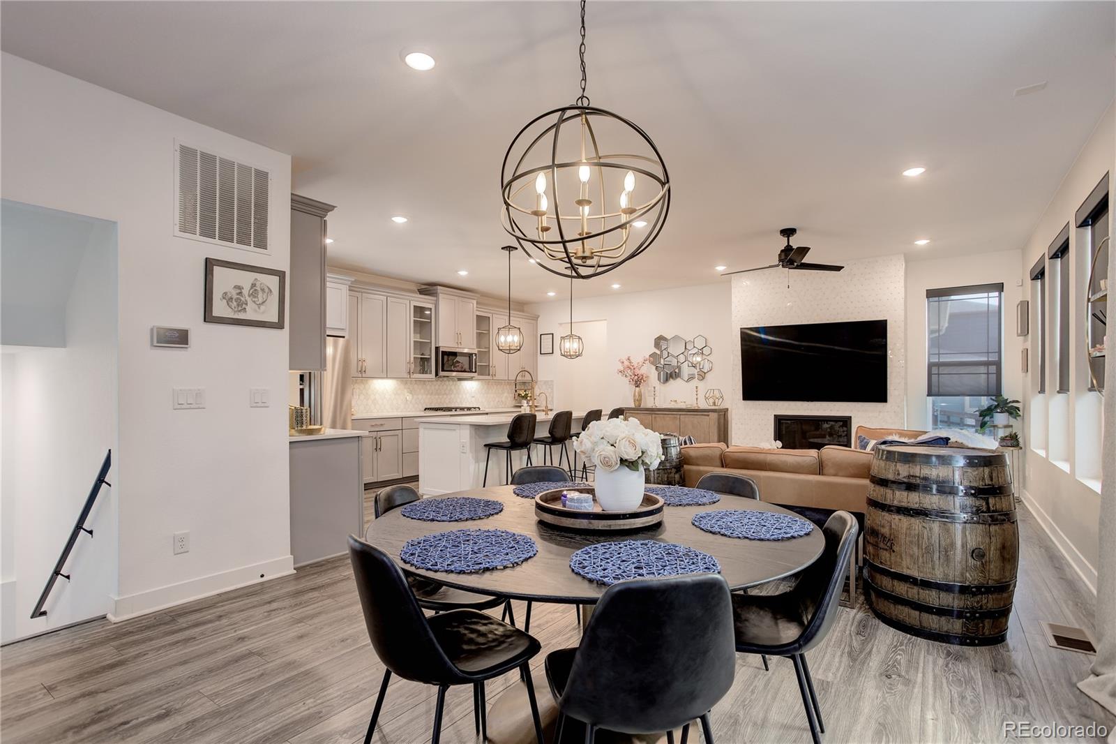 Castle Pines, Colorado, 80108, United States, 3 Bedrooms Bedrooms, ,2 BathroomsBathrooms,Residential,For Sale,1865426